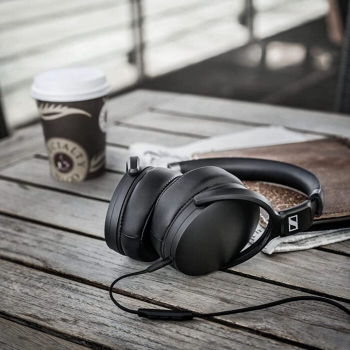 Sennheiser HD 4.30i Around-Ear Headphones (Black) - Image 3